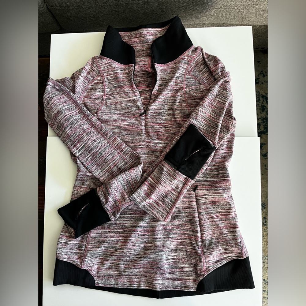 Lululemon Runderful 1/2 Zip space berry colored size 8, perfect condition